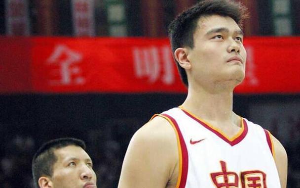 NBA球员税后工资排行榜（税后工资大比拼，谁是最富有的篮球巨星？）