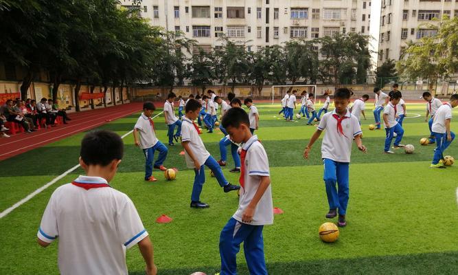 小学生学习足球过人技巧的有效方法（轻松掌握足球过人技巧，让你成为校园足球明星）