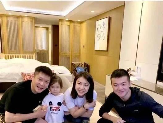 乒乓球亚军的妻子（揭秘乒乓球亚军老婆跳舞的动人故事）