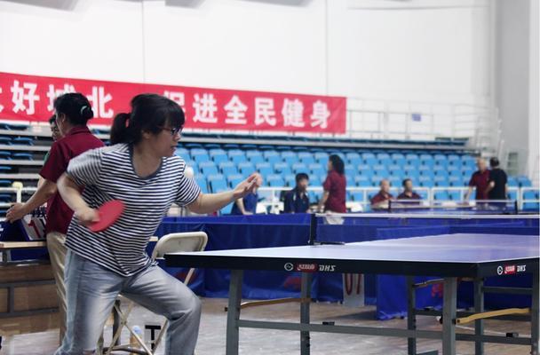 乒乓球拍子的正确握法与球技巧（教你如何正确握住乒乓球拍，提升球技水平）