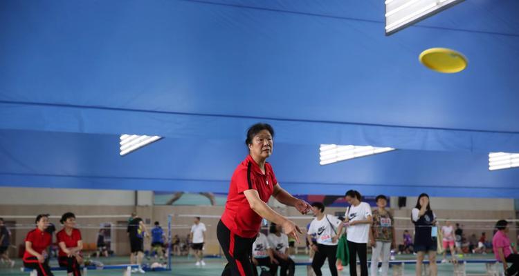篮球定点排球动作要领（以篮球为基础，掌握定点排球的技巧）