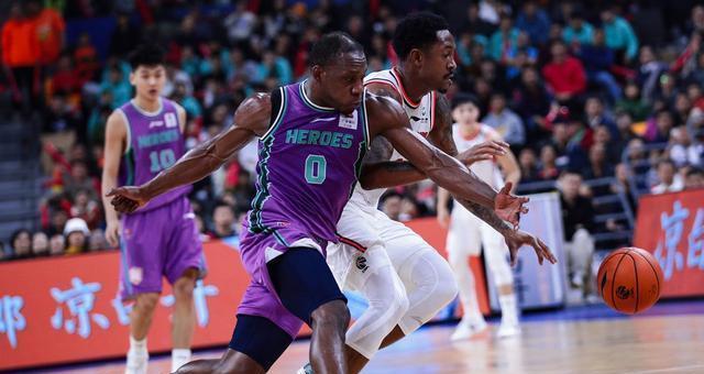 NBA规则下，防守者拍手行为的限制与规范（揭秘NBA防守者拍手行为的规则及其对球员的影响）
