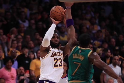 詹姆斯助攻篮板排名,助攻与篮板双料传奇，NBA历史排名揭秘