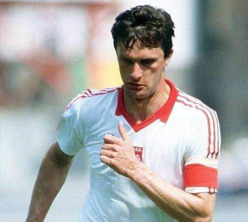 1974年世界杯进球——璀璨的足球荣耀（回顾历史上最具标志性的进球瞬间）