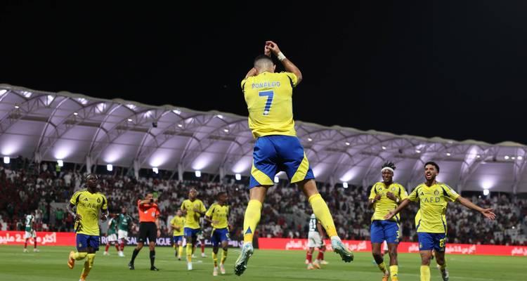 世界杯中进球的容易之道（揭秘影响进球的关键因素与策略）