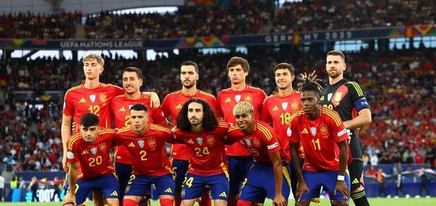 02世界杯西班牙进球壮观且令人难忘（进球如潮，西班牙成为射手之王）