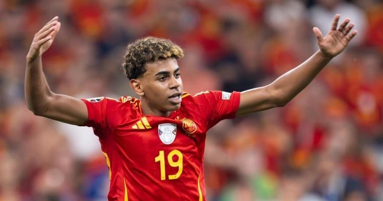 揭秘FIFA世界杯历史最佳阵容（足坛巅峰之作，传奇集结）