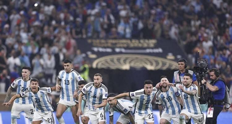 回顾世界杯10年四强赛（历届世界杯四强赛的传奇故事和决胜时刻）